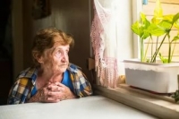 Минздрав организует систему мониторинга за пожилыми людьми