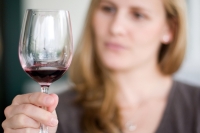 У потребление алкоголя даже в малых количествах, может вызвать рак