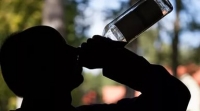 Что заставляет алкоголиков употреблять спиртное?